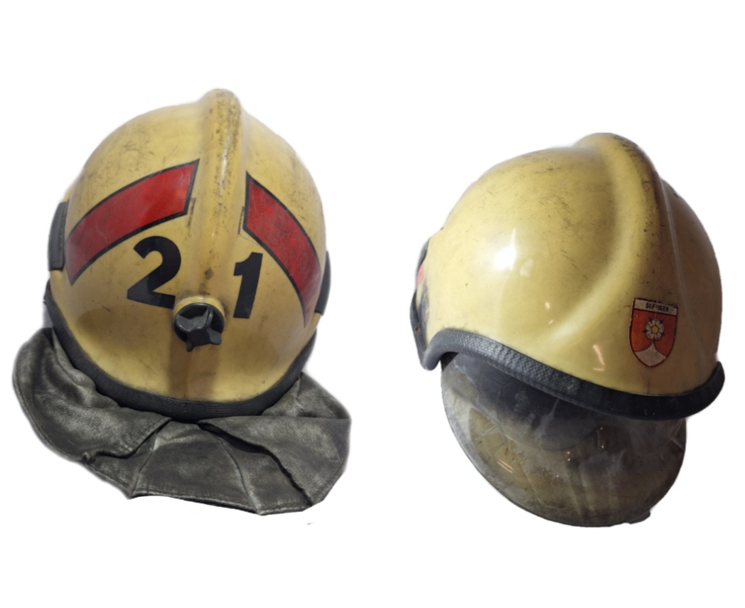 ~128 Feuerwehrhelm Schweiz CH Gemeinde Seftigen beige No. 21 Rosenbauer Helm ~128 Feuerwehrhelm Schweiz CH Gemeinde Seftigen beige No. 21 Rosenbauer Helm