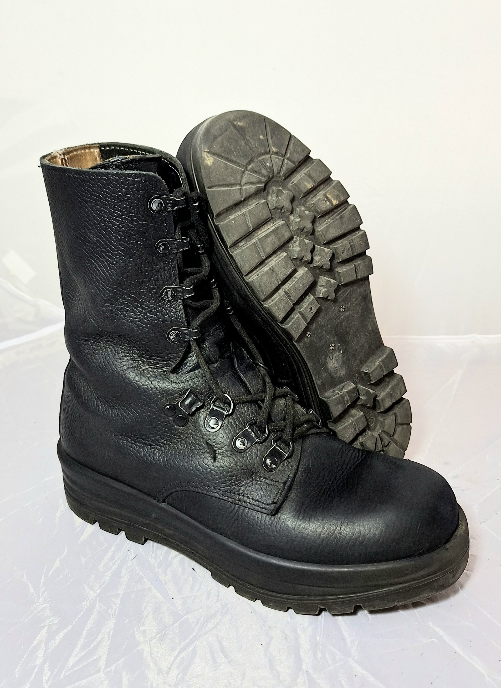 ~12 Kampfstiefel Schweizer Armee MINERVA Gr. 41 Stiefel Herren Leder ~12 Kampfstiefel Schweizer Armee MINERVA Gr. 41 Stiefel Herren Leder