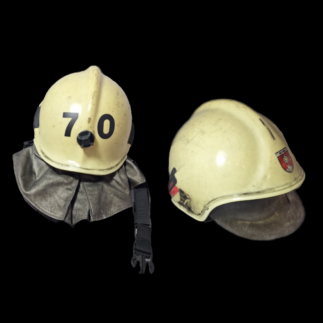 ~129 Feuerwehrhelm Schweiz CH Gemeinde Seftigen beige No. 70 Rosenbauer Helm ~129 Feuerwehrhelm Schweiz CH Gemeinde Seftigen beige No. 70 Rosenbauer Helm