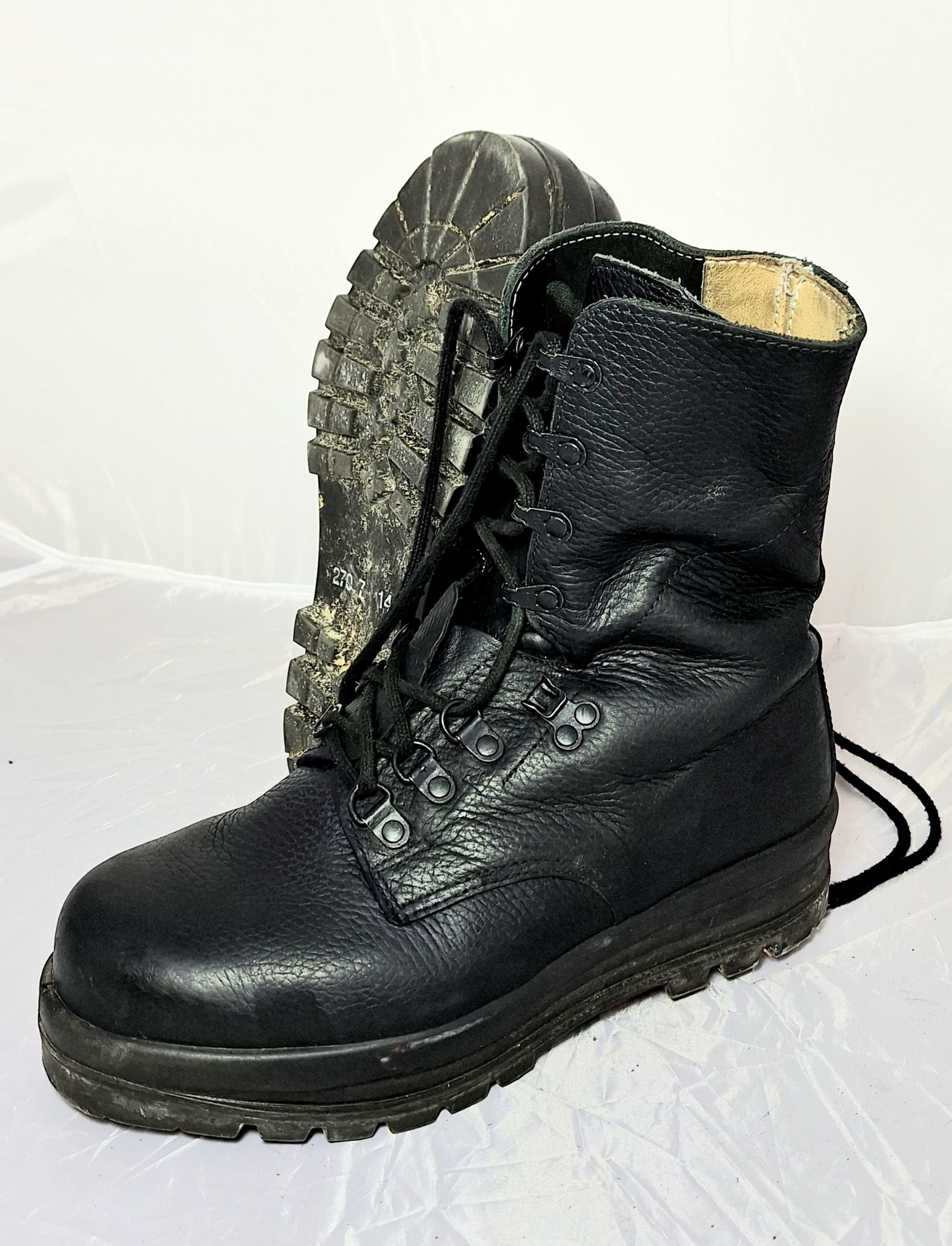 ~13 Kampfstiefel Schweizer Armee MINERVA Gr. 41 Stiefel Herren Leder ~13 Kampfstiefel Schweizer Armee MINERVA Gr. 41 Stiefel Herren Leder