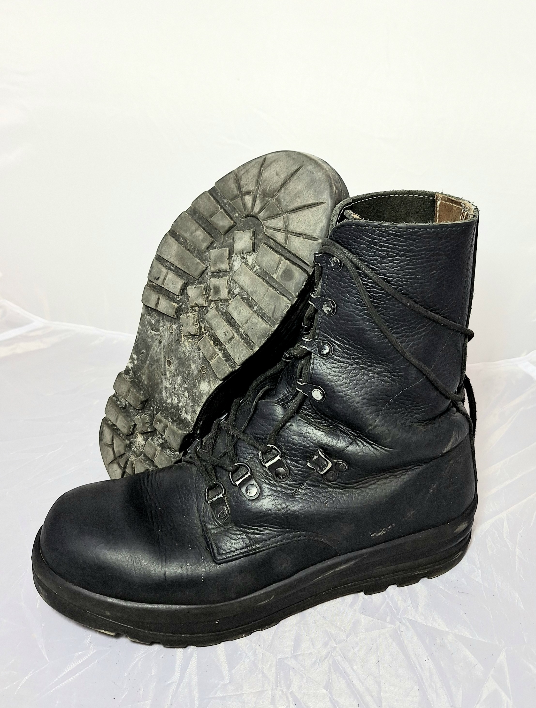 ~11 Kampfstiefel Schweizer Armee MINERVA Gr. 42,5 Stiefel Herren Leder ~11 Kampfstiefel Schweizer Armee MINERVA Gr. 42,5 Stiefel Herren Leder