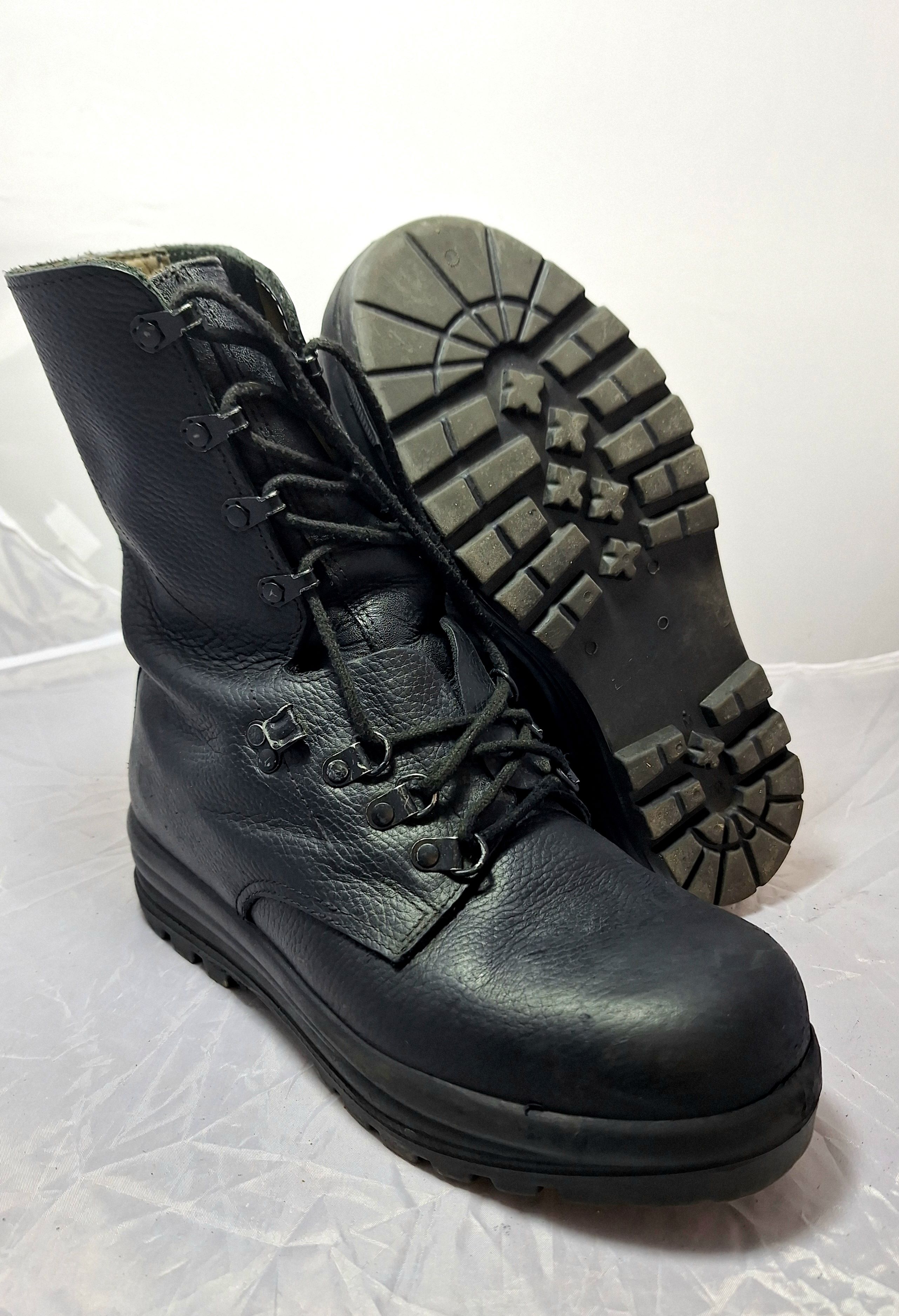 ~46 Kampfstiefel Schweizer Armee MINERVA Gr. 42,5 Stiefel Herren Leder