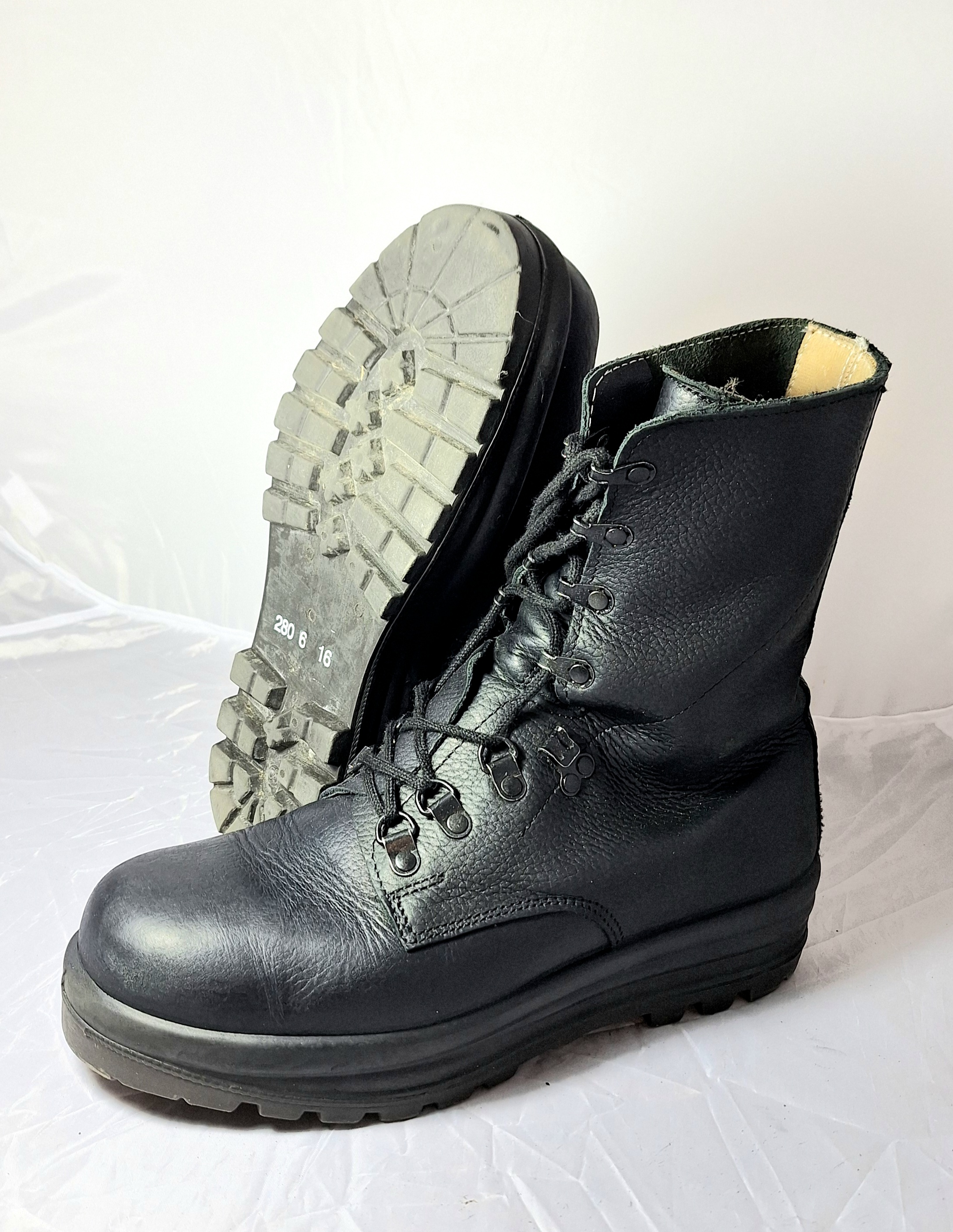 ~6 Kampfstiefel Schweizer Armee MINERVA Gr. 42,5 Stiefel Herren Leder