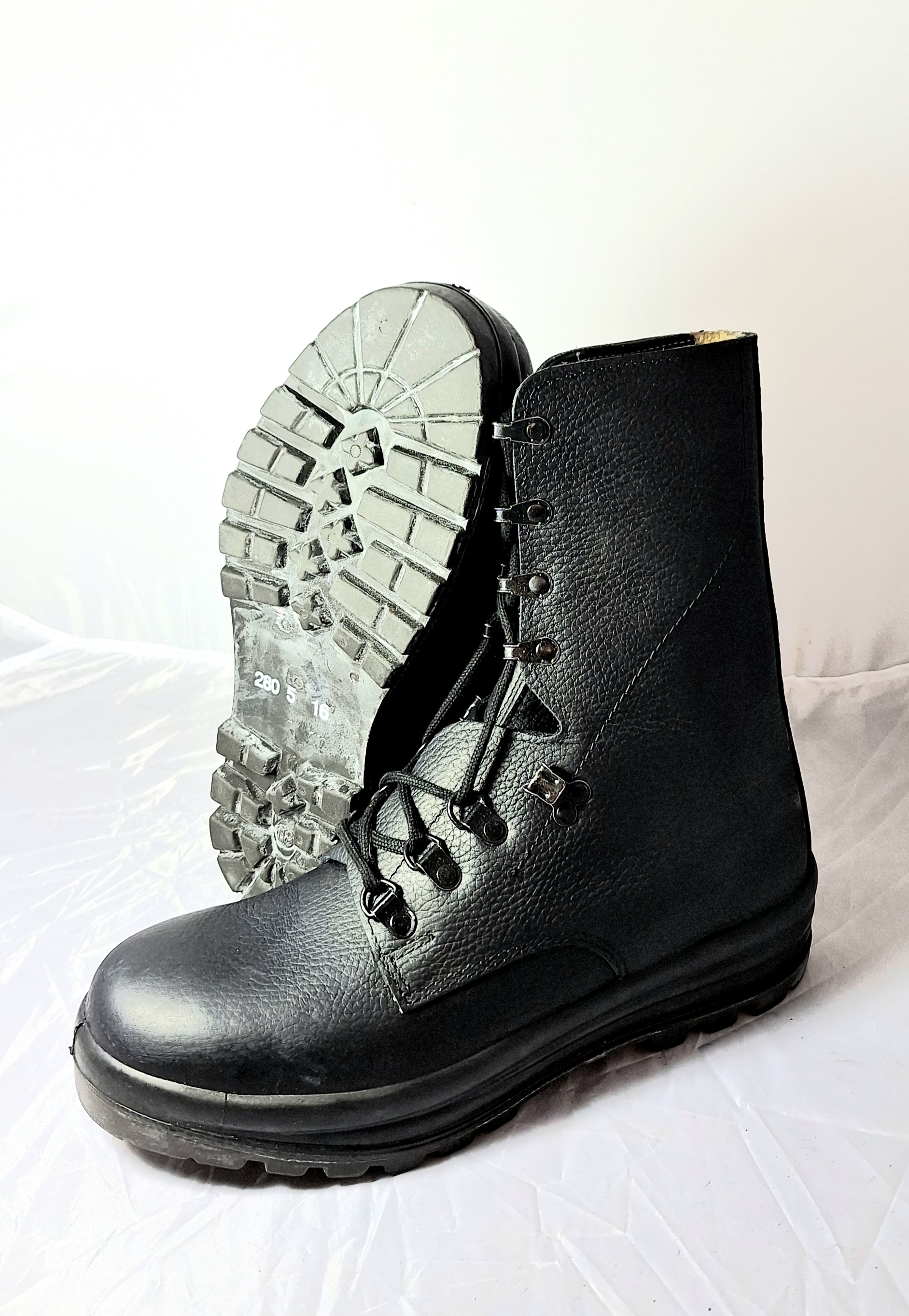 ~8 Kampfstiefel Schweizer Armee MINERVA Gr. 42,5 Stiefel Herren Leder