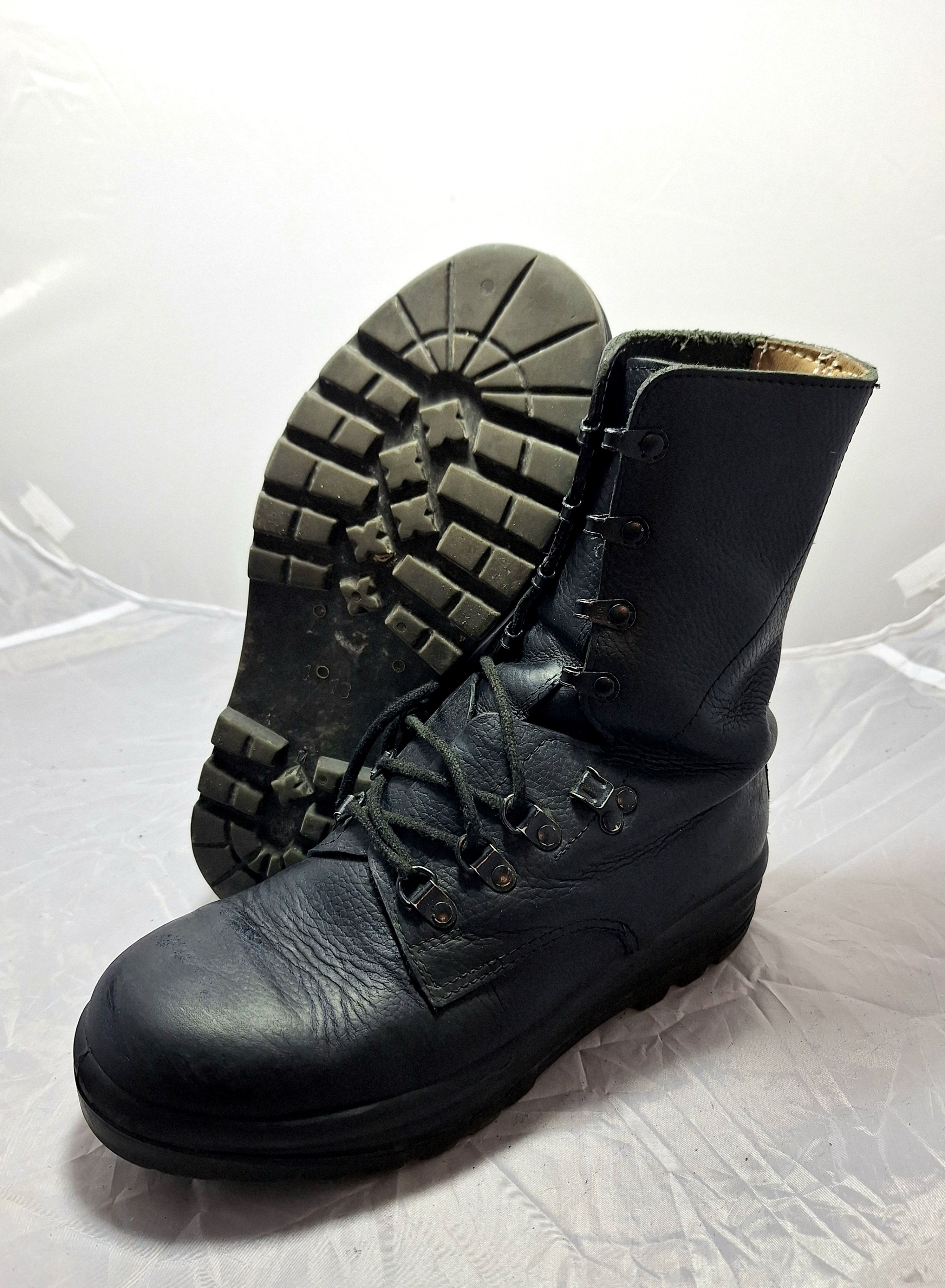 ~43 Kampfstiefel Schweizer Armee MINERVA Gr. 42,5 Stiefel Herren Leder